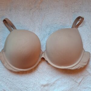 Victoria's Secret Beige Bra 38D Nude Color Convertible Straps Good Cond Stain